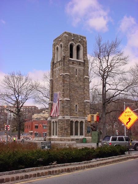Zoom on the image : Memorial Bell Tower
